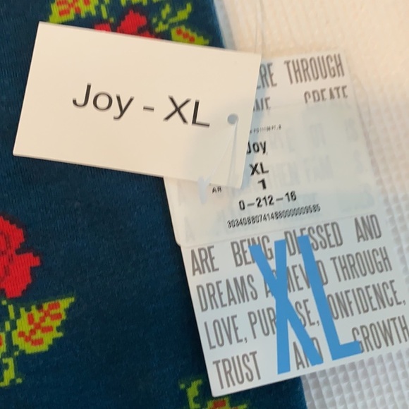 LuLaRoe woman’s coverup Joy XL floral side slits - Picture 6 of 12